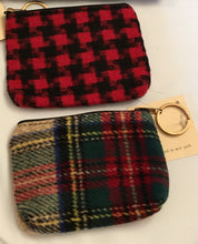 Load image into Gallery viewer, Plaid Change Purse