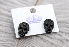 Load image into Gallery viewer, Black Glitter Skull Head Halloween Stud Earrings
