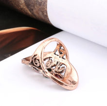 Load image into Gallery viewer, Elsa Oval Antique Ring